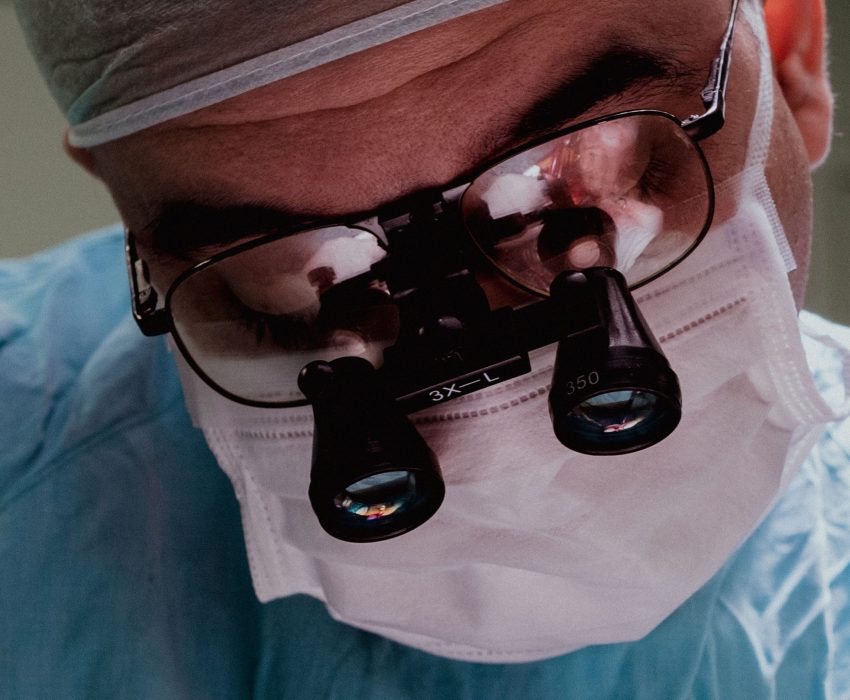 Salud y tecnología La microcirugía